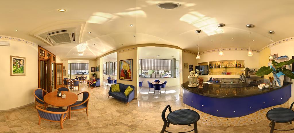 Hotel Ave リミニ エクステリア 写真