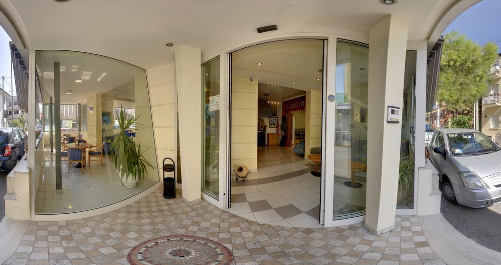 Hotel Ave リミニ エクステリア 写真